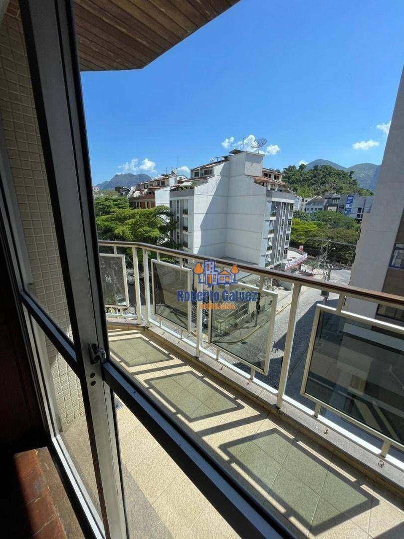 Apartamento para alugar com 3 quartos, 190m² - Foto 11