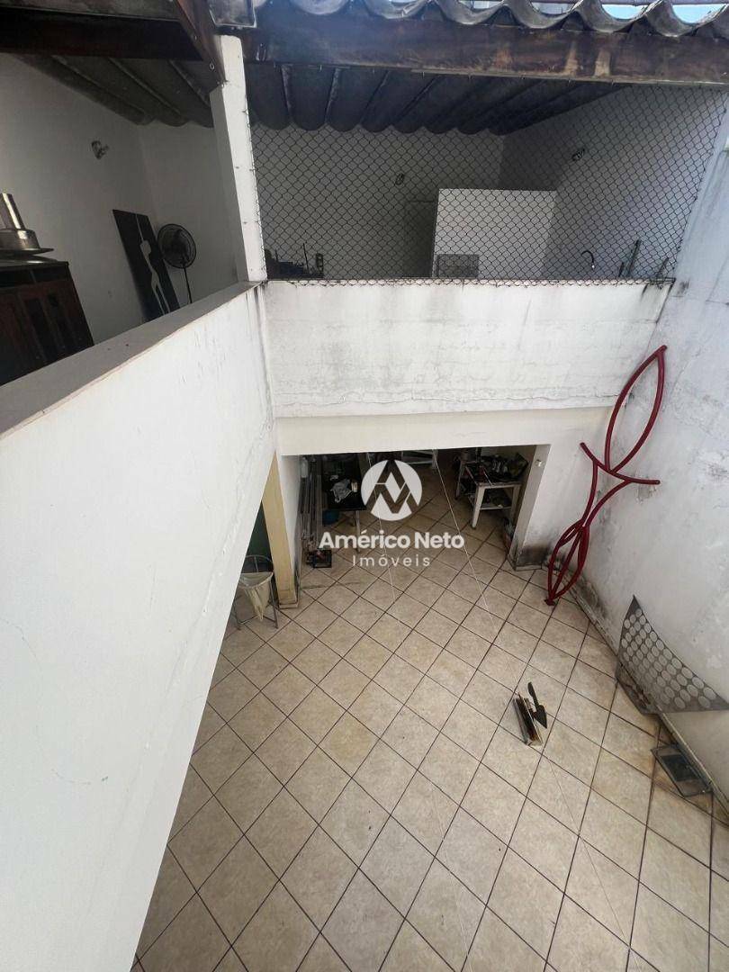 Casa à venda e aluguel com 2 quartos, 240m² - Foto 10