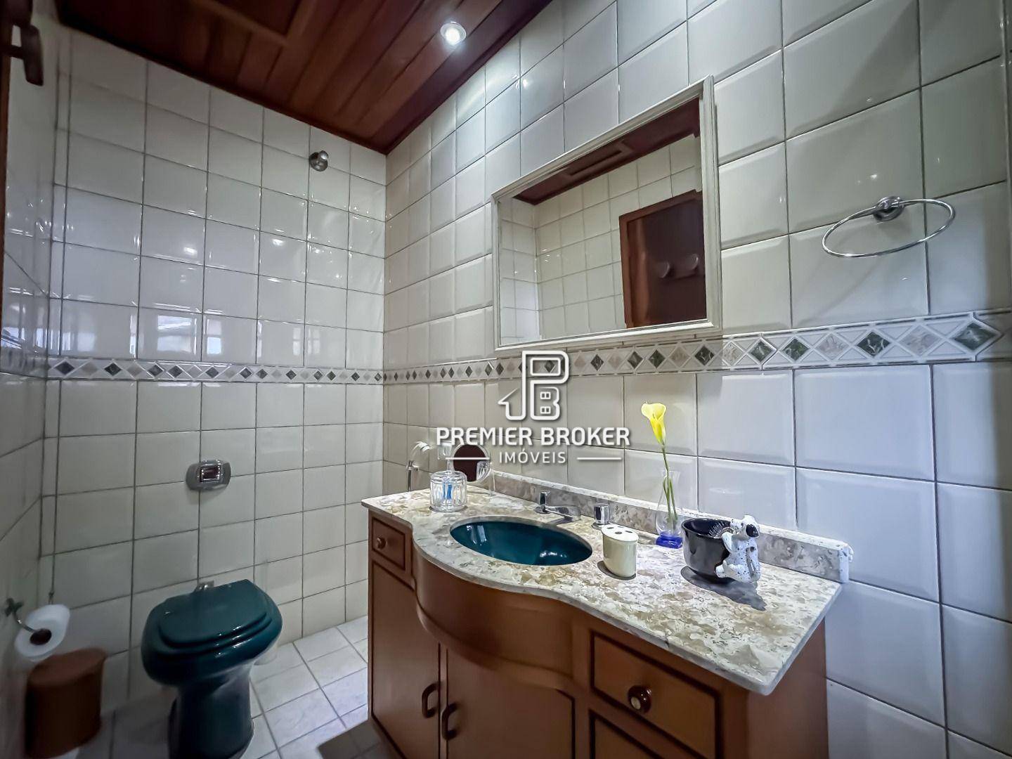 Casa de Condomínio à venda com 4 quartos, 230m² - Foto 17