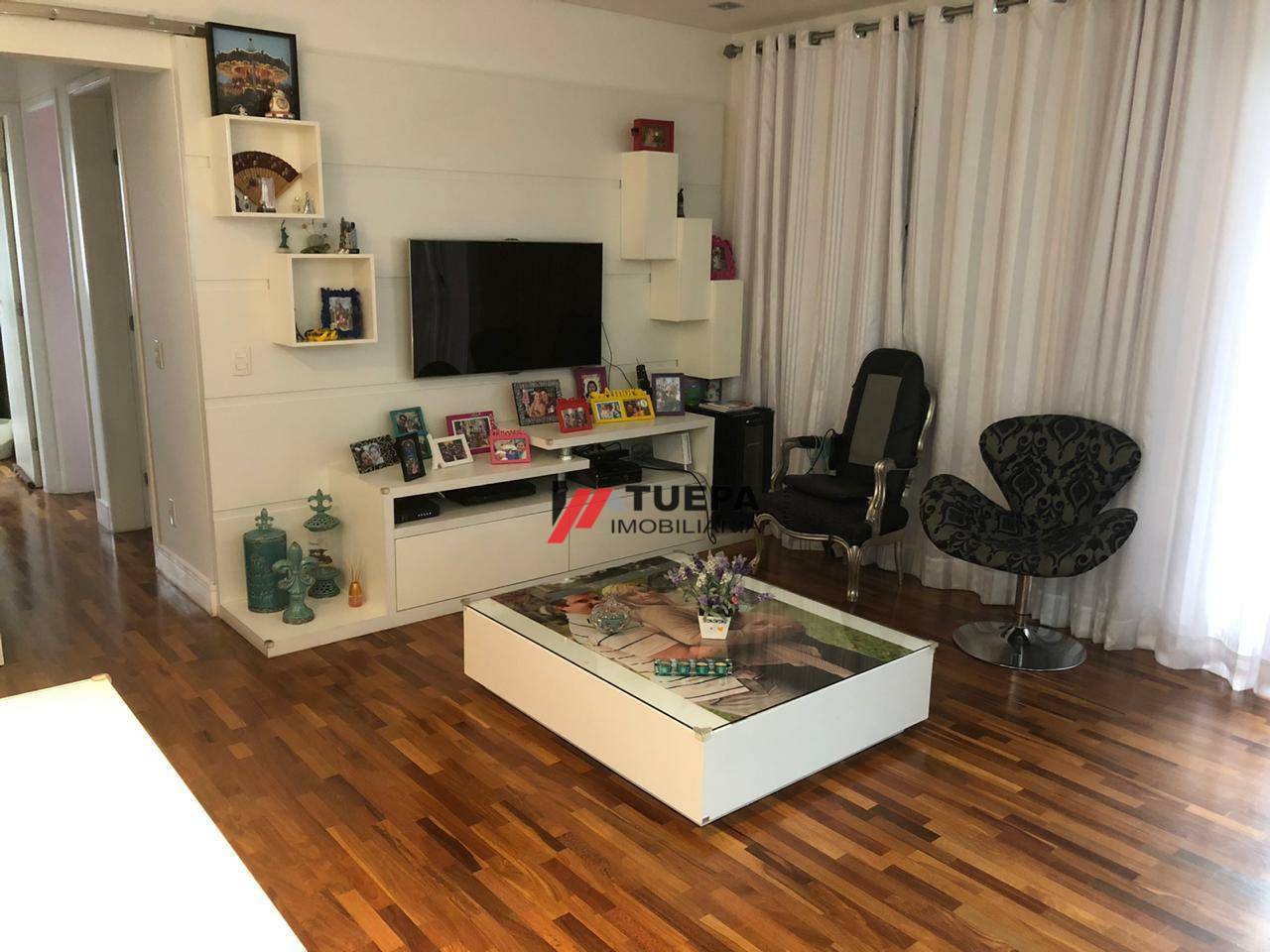 Apartamento à venda com 3 quartos, 190m² - Foto 4