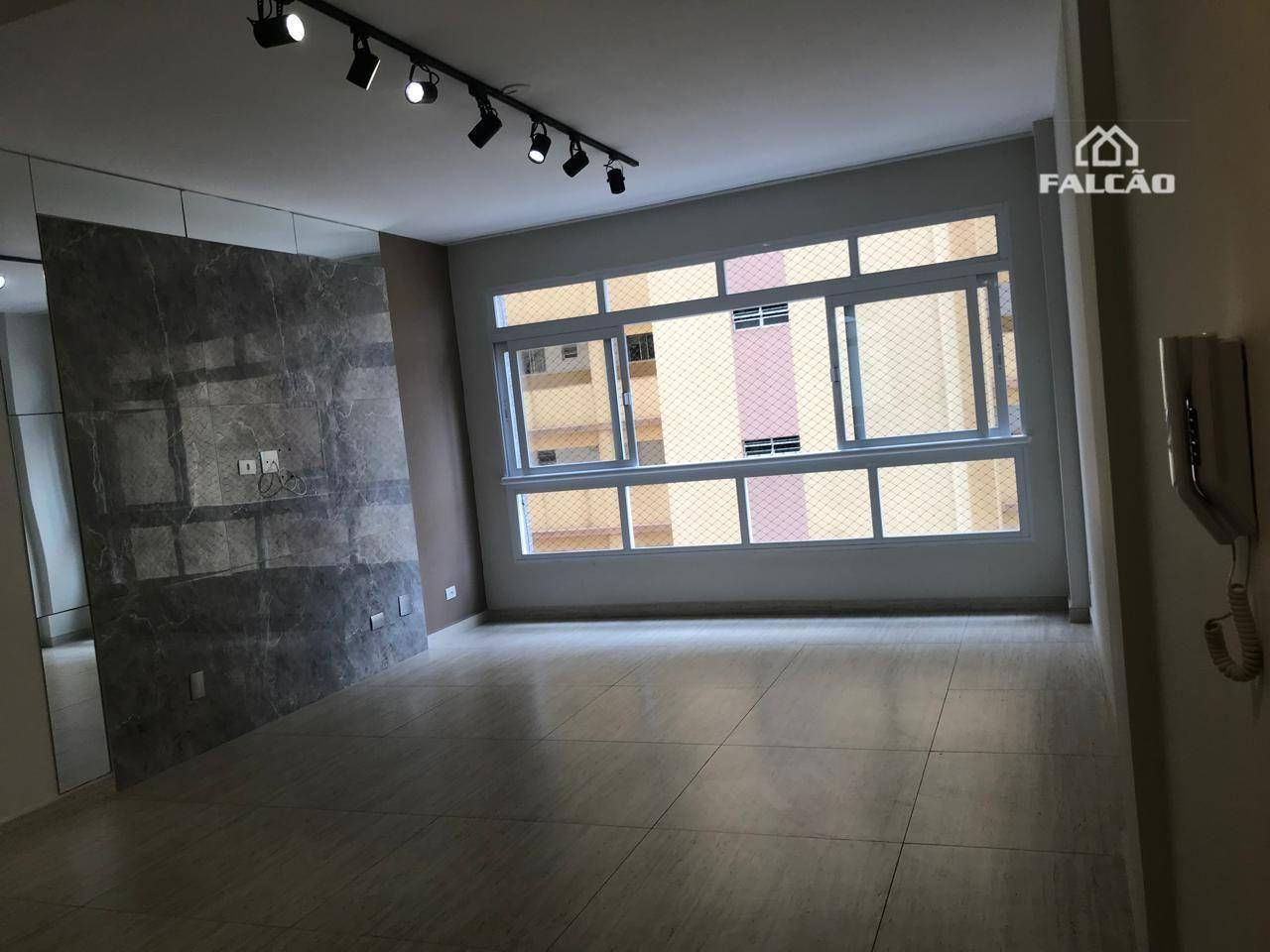 Apartamento à venda com 3 quartos, 145m² - Foto 1