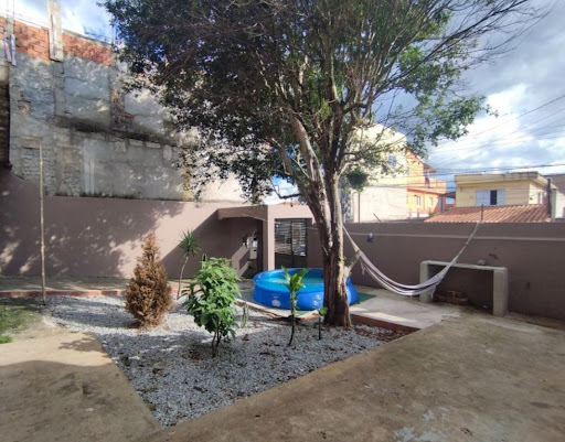 Casa à venda com 3 quartos, 200m² - Foto 2