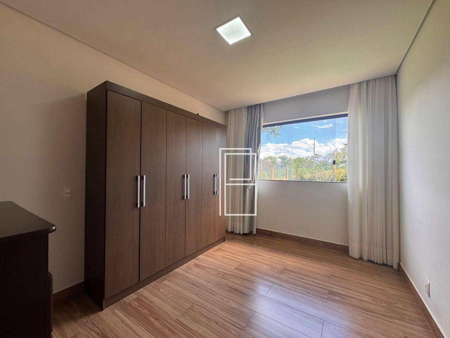 Casa à venda com 4 quartos, 265m² - Foto 27