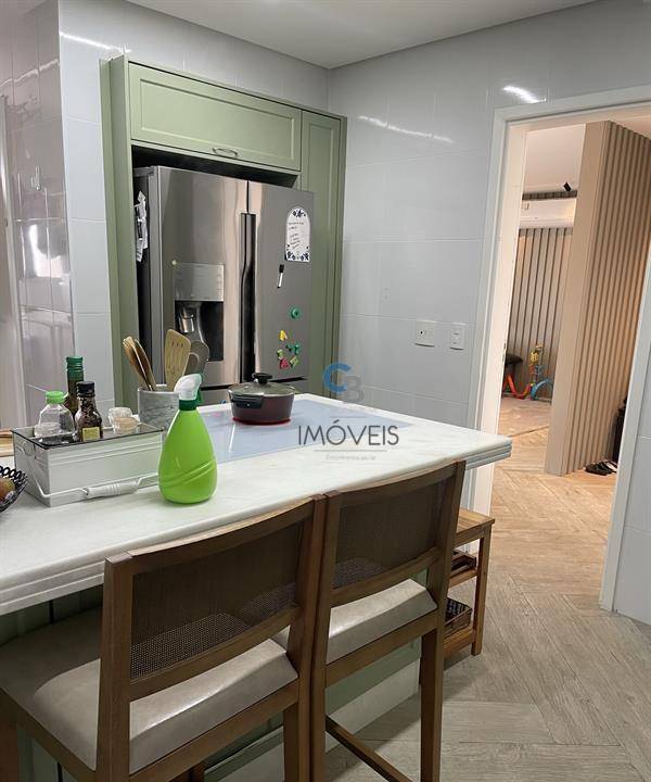 Apartamento à venda com 3 quartos, 123m² - Foto 9