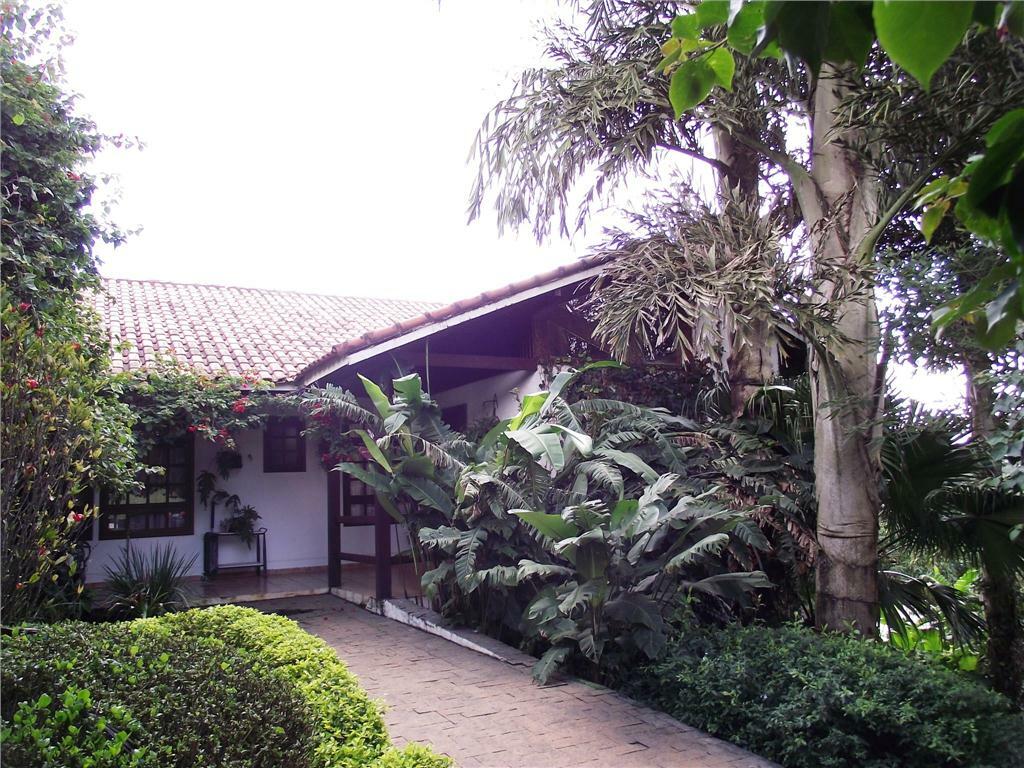 Casa de Condomínio à venda com 4 quartos, 400m² - Foto 2