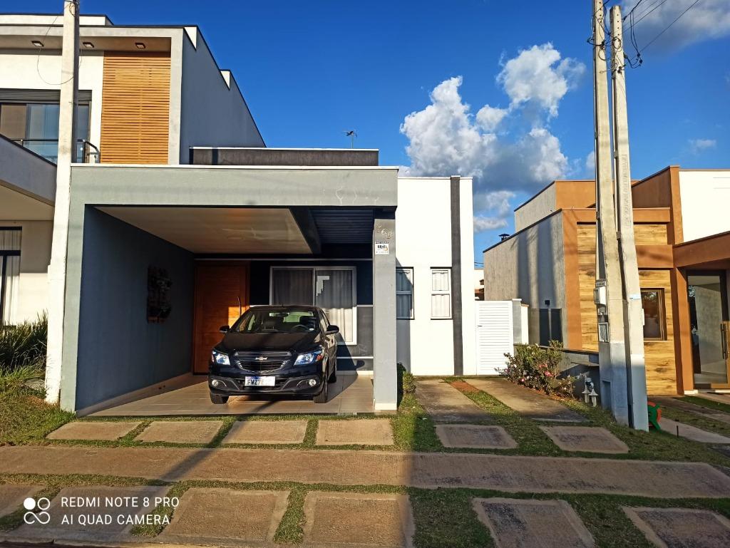 Casa à venda com 3 quartos, 150m² - Foto 1