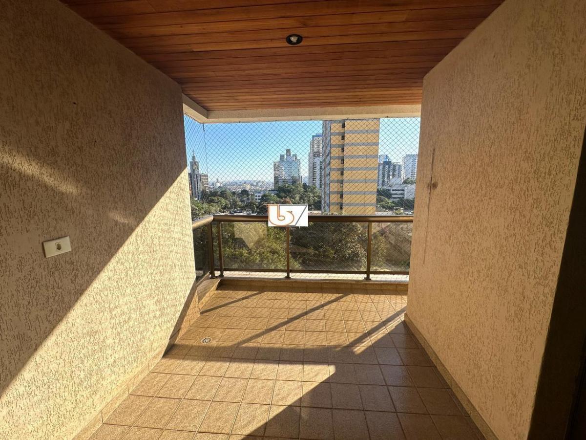 Apartamento para alugar com 3 quartos, 128m² - Foto 6