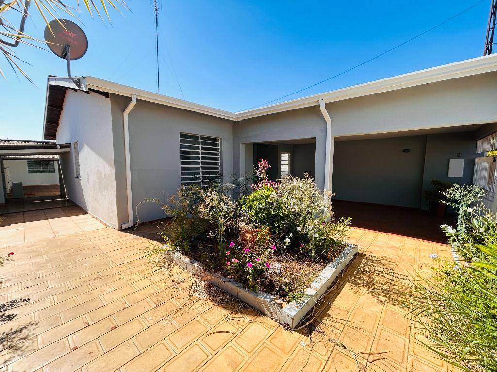 Casa à venda com 3 quartos, 168m² - Foto 2