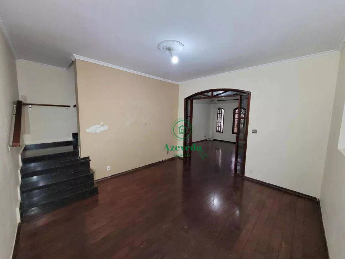 Sobrado à venda com 3 quartos, 200m² - Foto 4