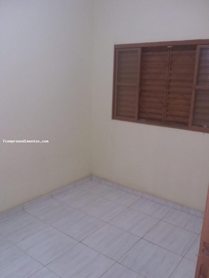 Casa à venda com 4 quartos, 200m² - Foto 17