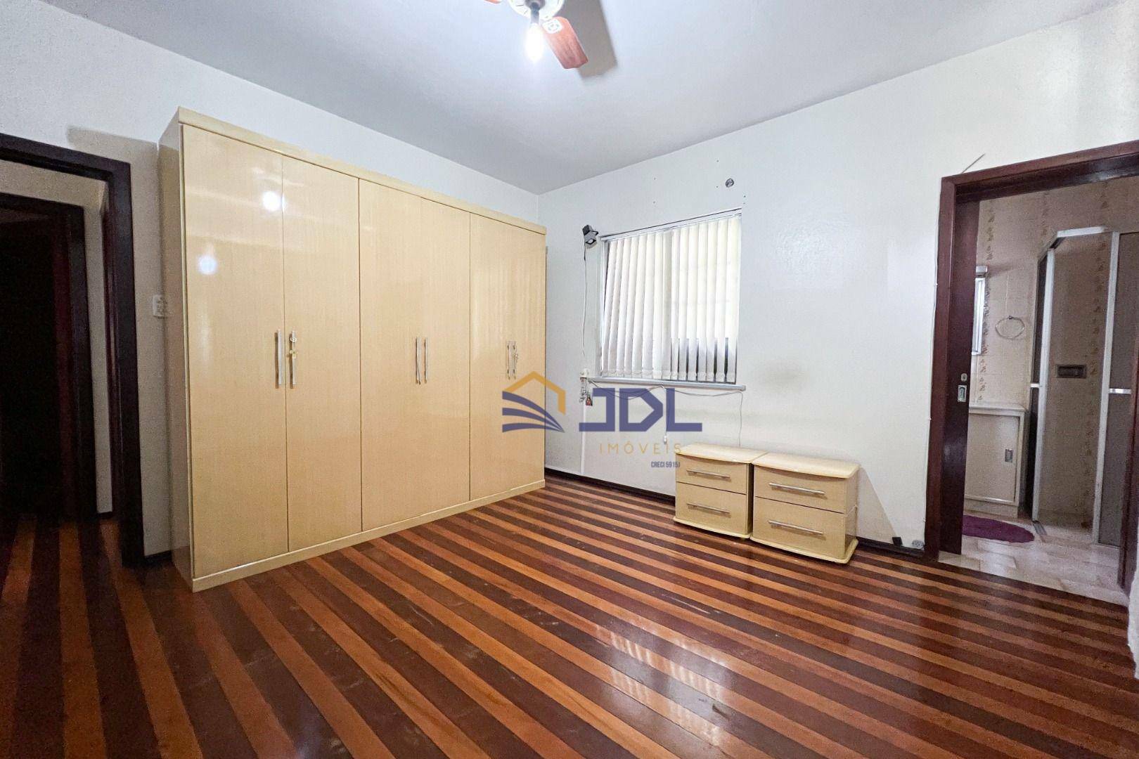 Casa à venda com 4 quartos, 253m² - Foto 9