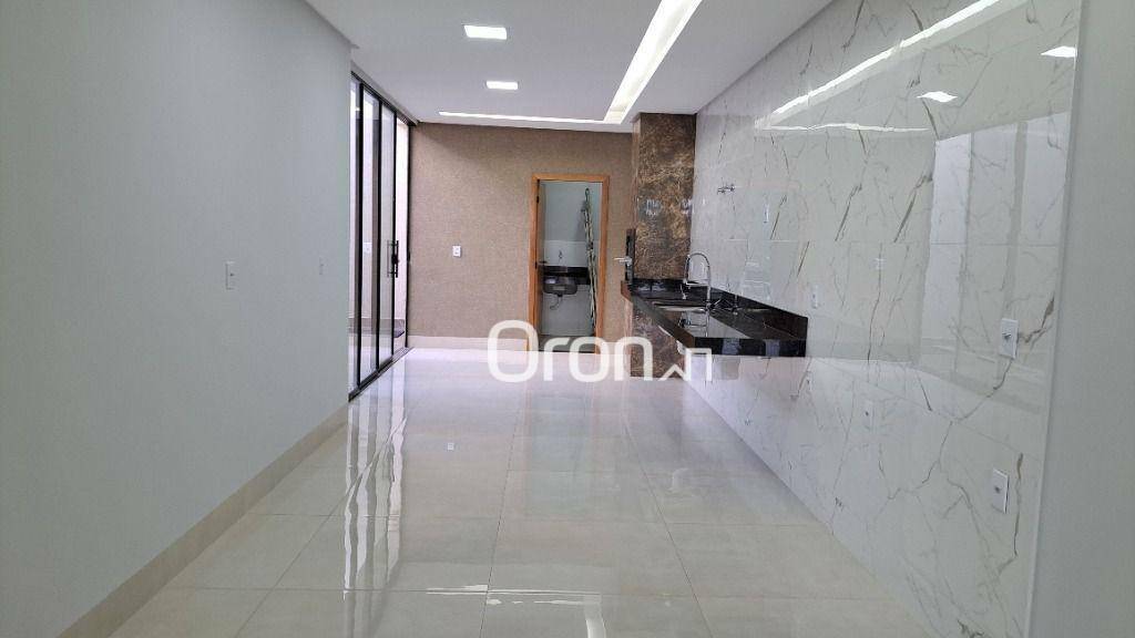 Casa à venda com 3 quartos, 156m² - Foto 1