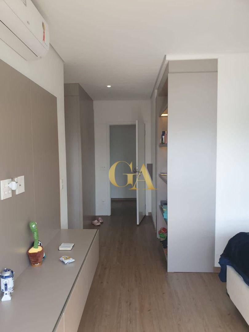 Apartamento à venda com 3 quartos, 228m² - Foto 2