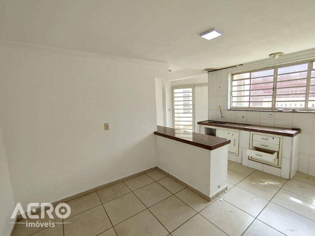 Casa, 4 quartos, 292 m² - Foto 4