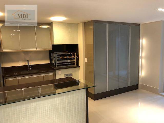 Apartamento à venda com 3 quartos, 225m² - Foto 4