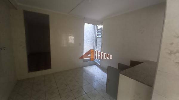 Casa à venda com 6 quartos, 183m² - Foto 14