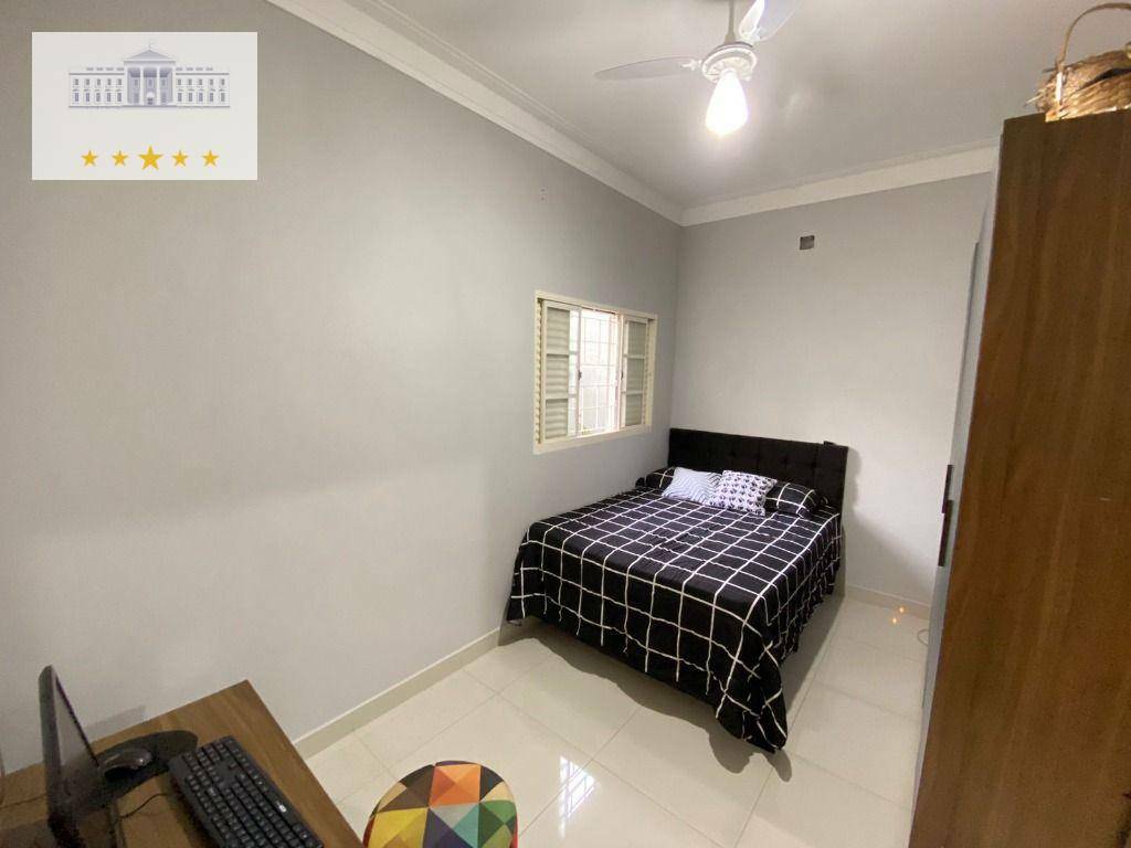 Casa à venda com 3 quartos, 256m² - Foto 14