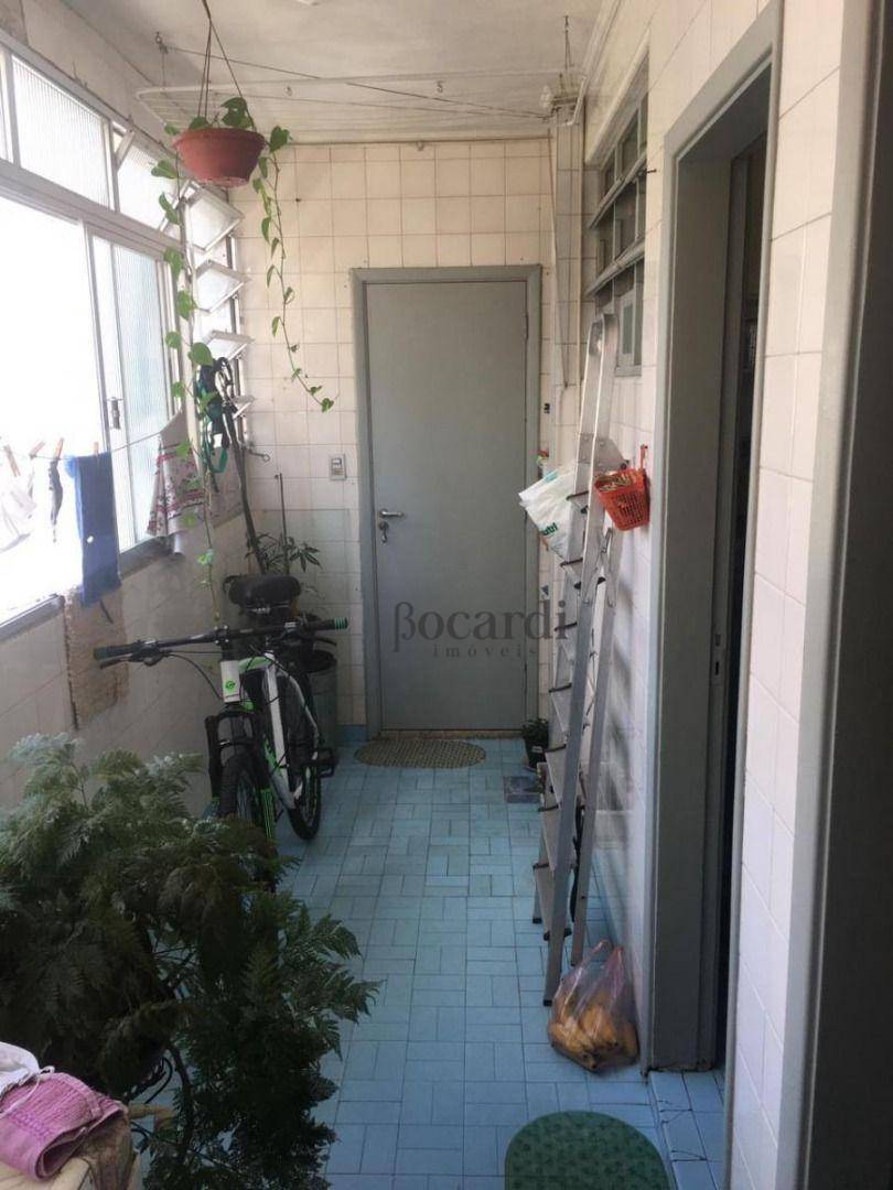 Apartamento à venda com 3 quartos, 124m² - Foto 4