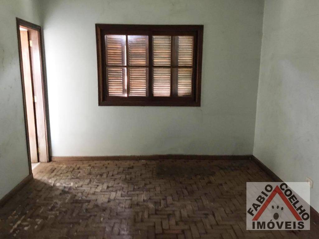 Casa à venda com 3 quartos, 400m² - Foto 1