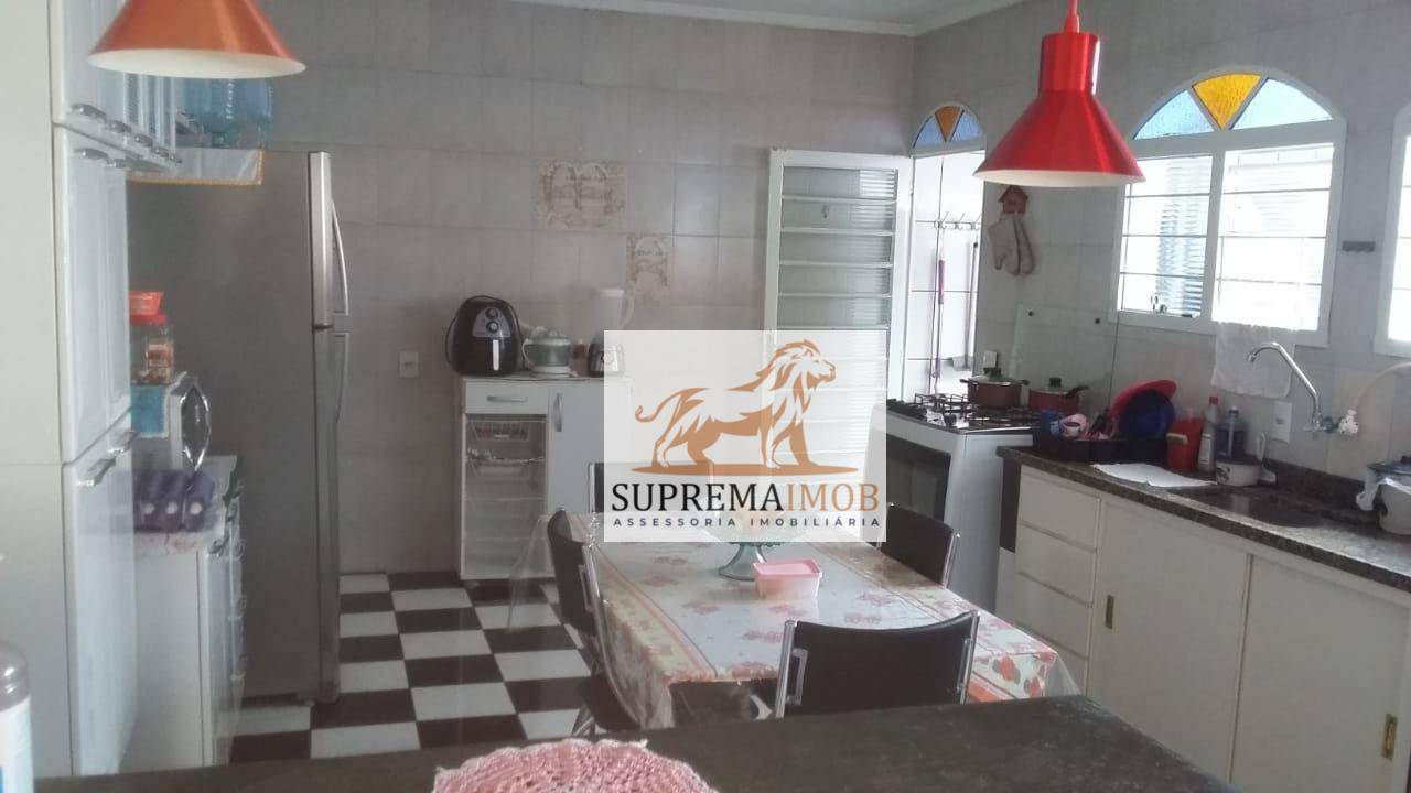 Casa à venda com 3 quartos, 198m² - Foto 6