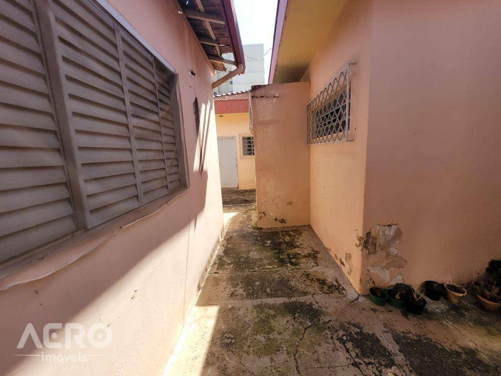 Casa à venda com 3 quartos, 208m² - Foto 24