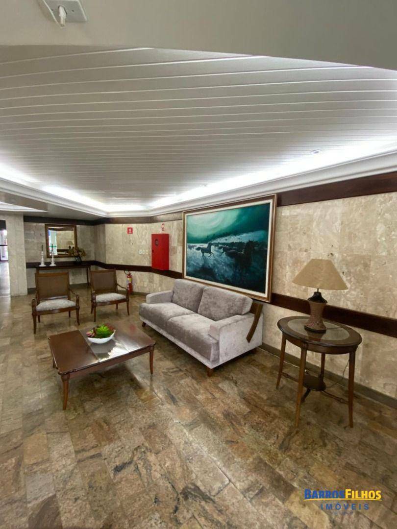 Apartamento para alugar com 3 quartos, 212m² - Foto 21