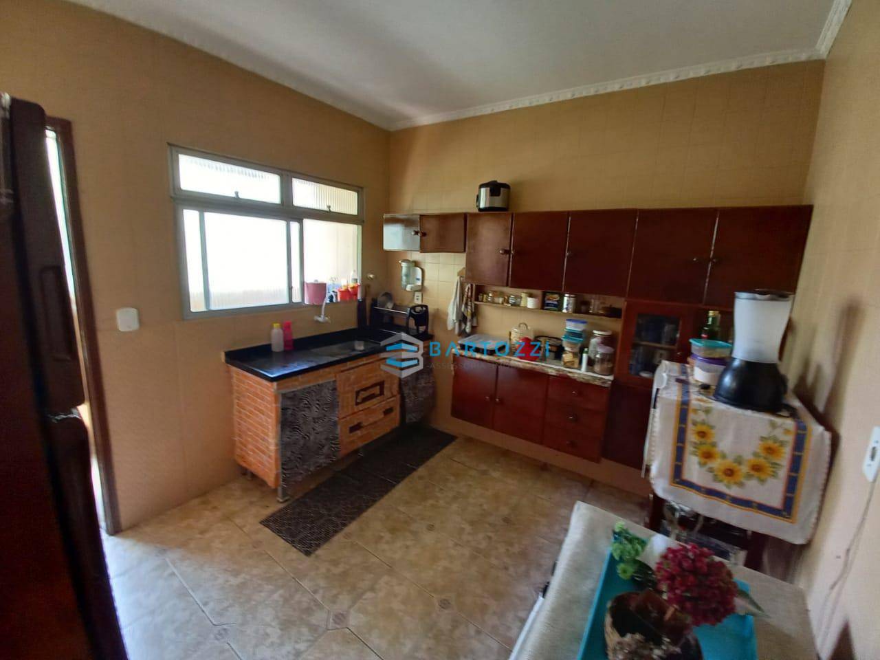 Apartamento à venda com 2 quartos, 64m² - Foto 1