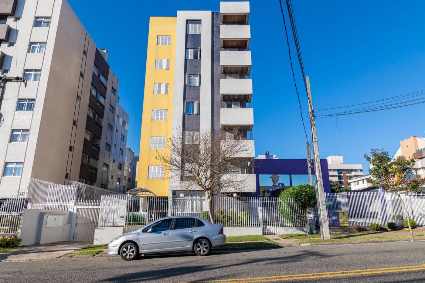 Apartamento à venda com 3 quartos, 122m² - Foto 1