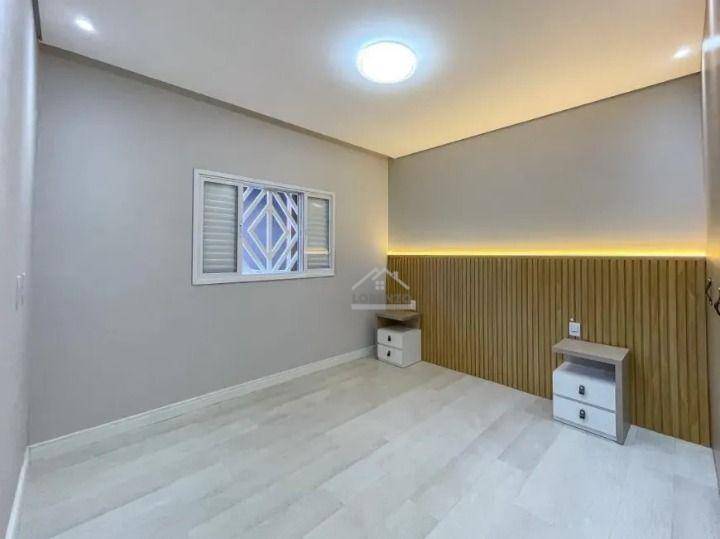 Casa à venda com 3 quartos, 216m² - Foto 13