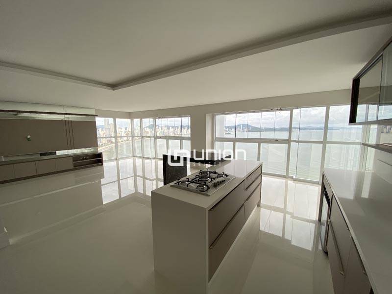 Apartamento à venda com 4 quartos, 237m² - Foto 15