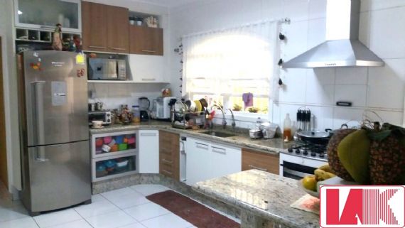 Casa à venda com 1 quarto, 180m² - Foto 6