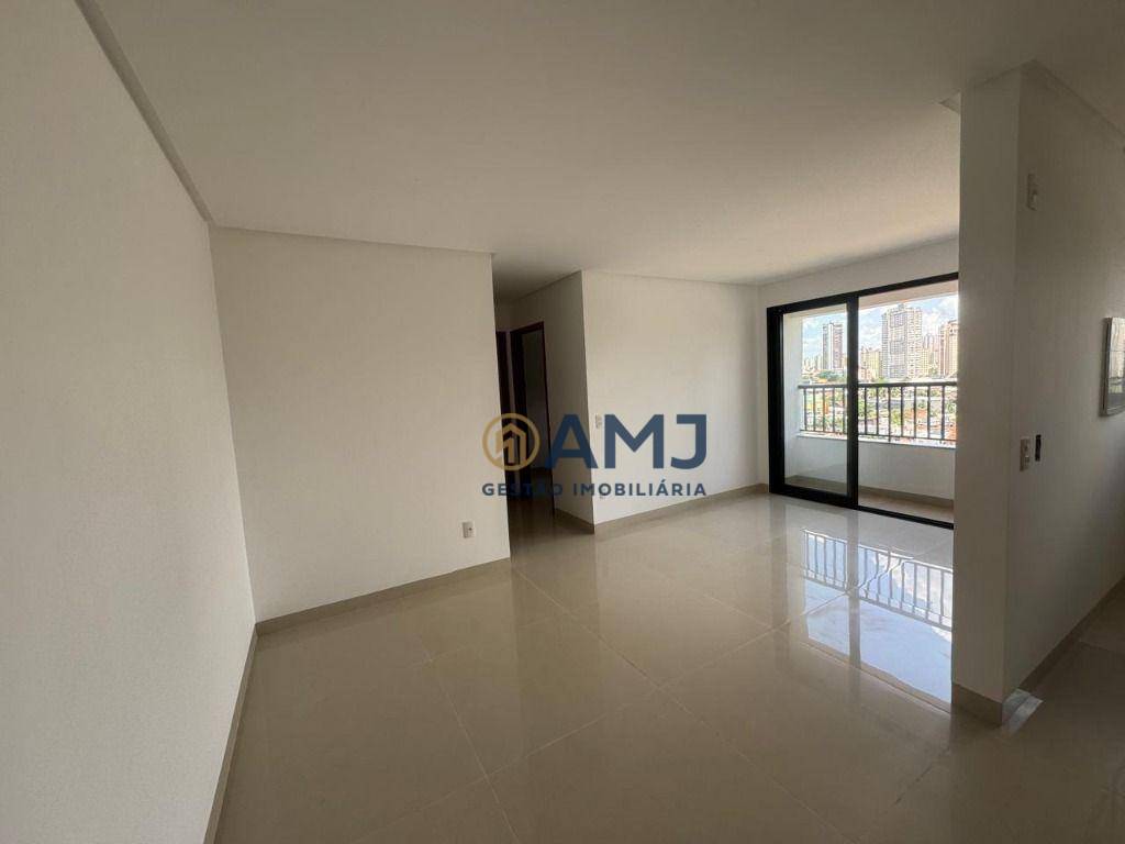 Apartamento à venda com 2 quartos, 66m² - Foto 2