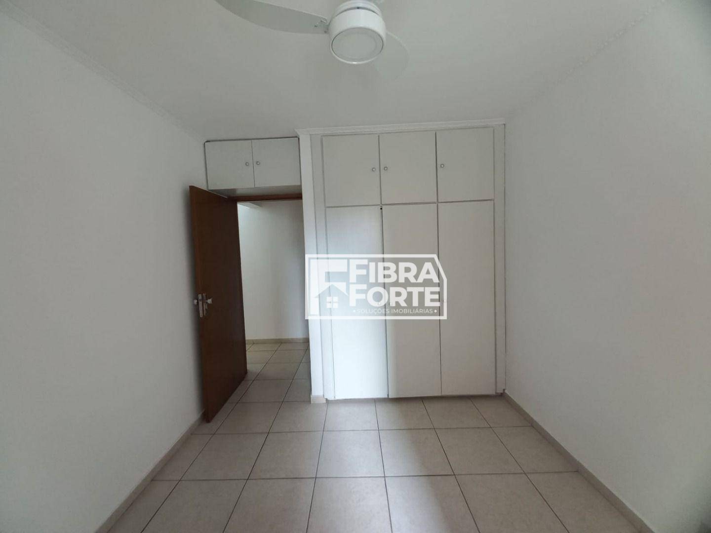 Apartamento para alugar com 2 quartos, 70m² - Foto 17