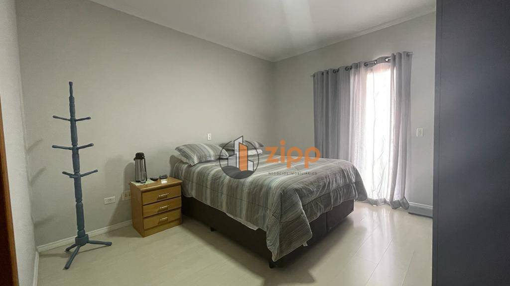 Sobrado à venda com 3 quartos, 240m² - Foto 13