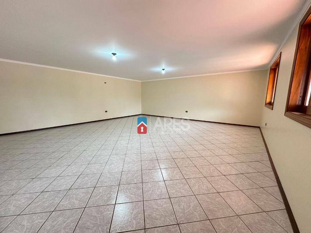 Casa para alugar com 3 quartos, 600m² - Foto 17