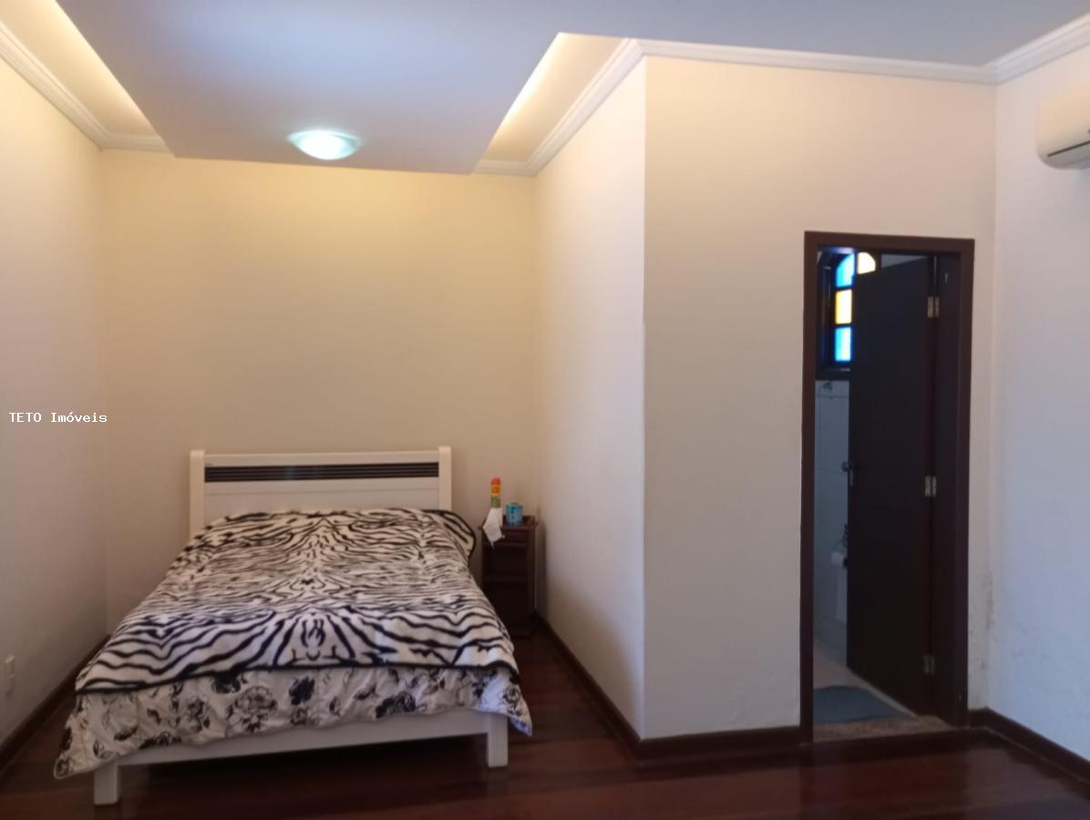 Casa à venda com 9 quartos, 1500m² - Foto 46