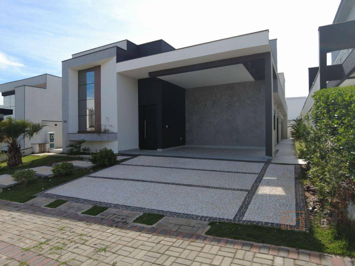 Casa de Condomínio à venda com 4 quartos, 259m² - Foto 4