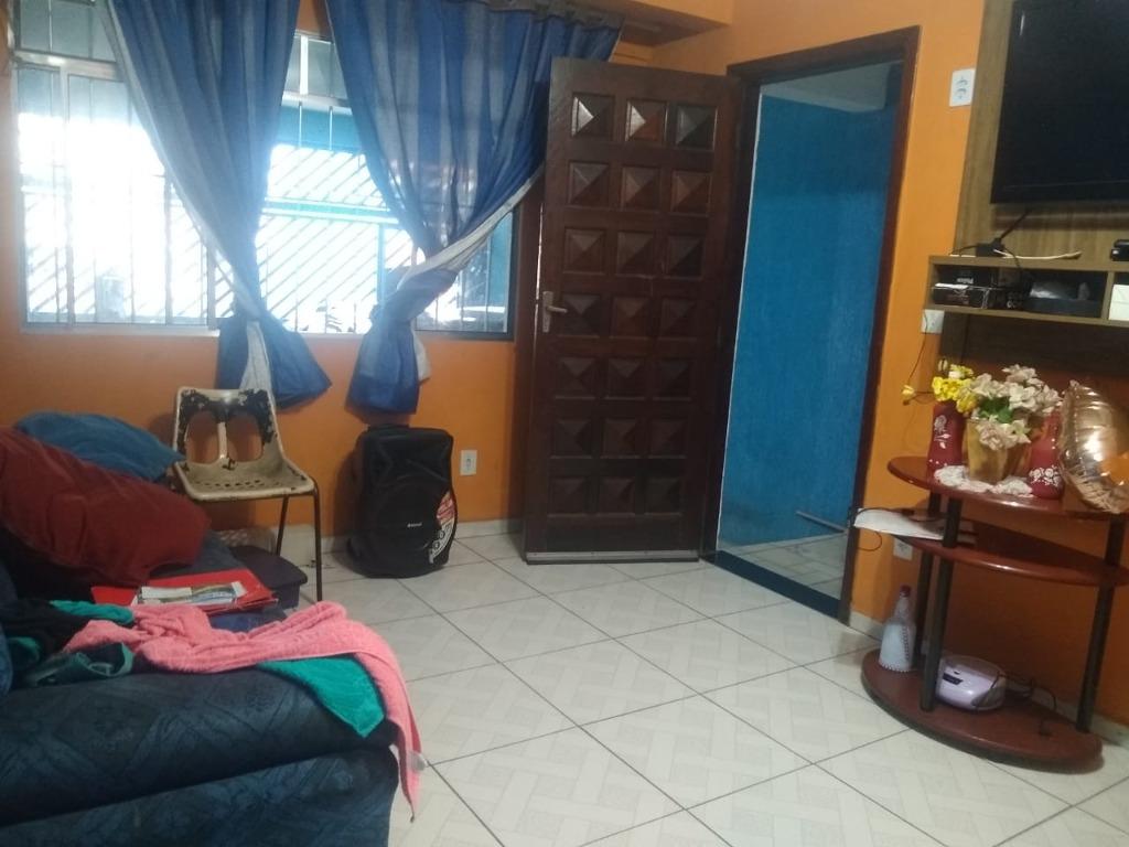 Sobrado à venda com 5 quartos, 200m² - Foto 1