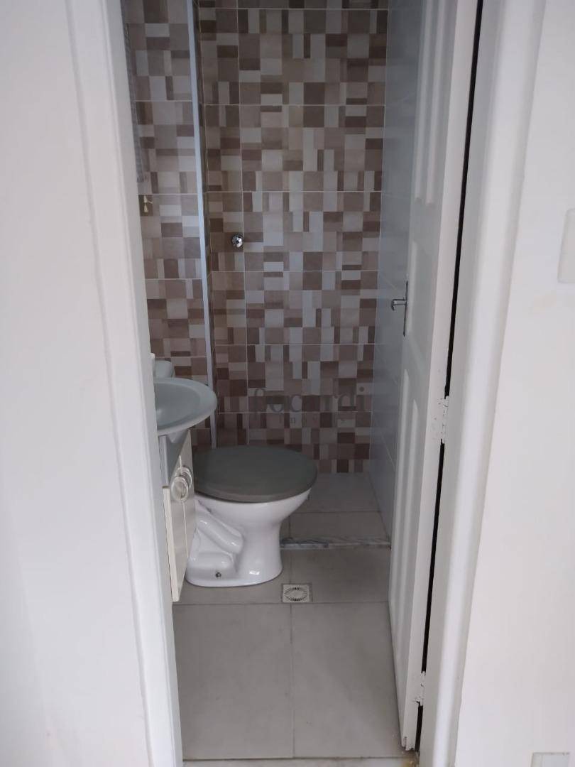 Apartamento à venda com 2 quartos, 80m² - Foto 2