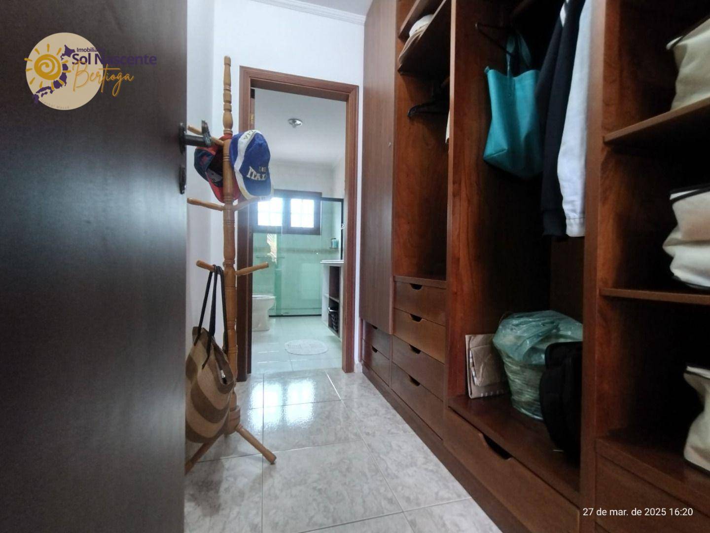Casa de Condomínio à venda com 4 quartos, 230m² - Foto 17