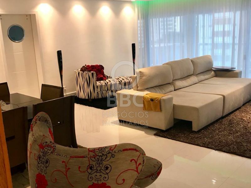 Apartamento à venda com 3 quartos, 234m² - Foto 4