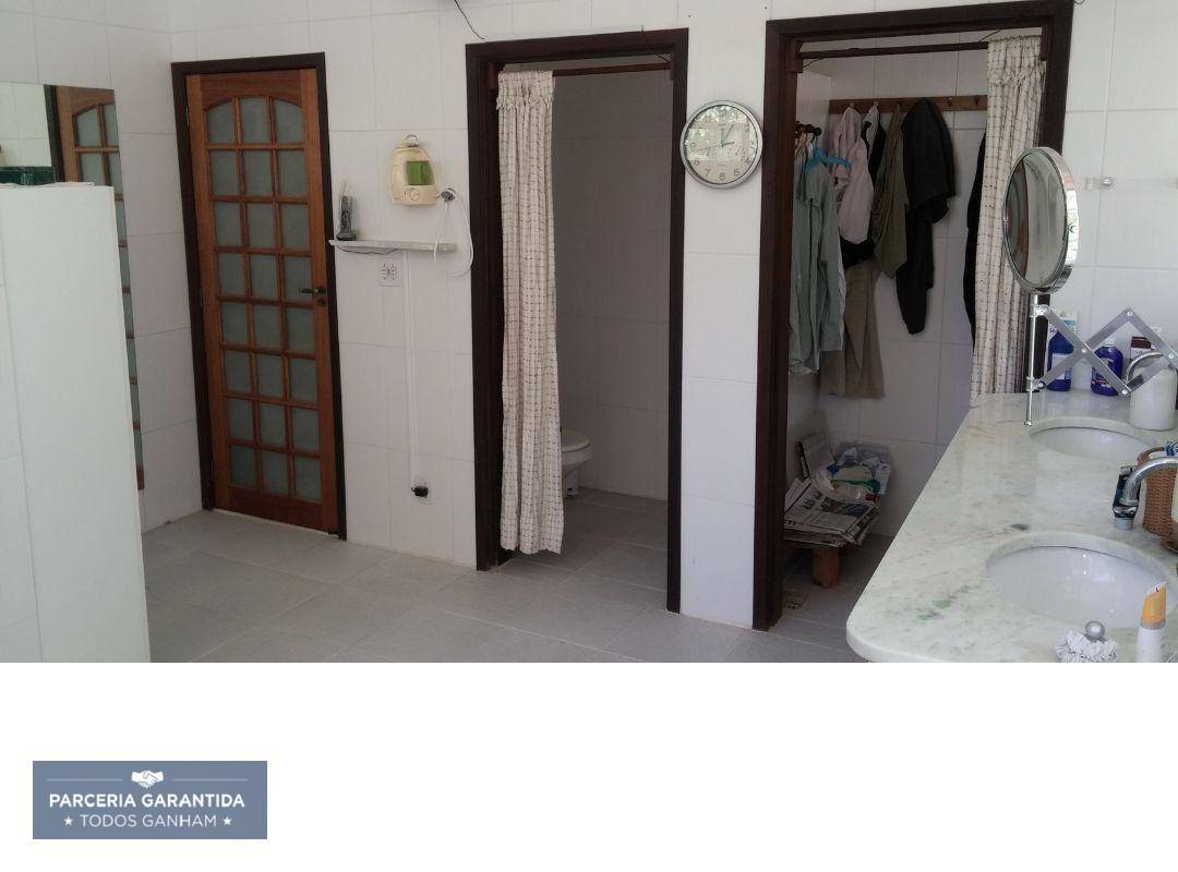 Casa à venda com 5 quartos, 270m² - Foto 21