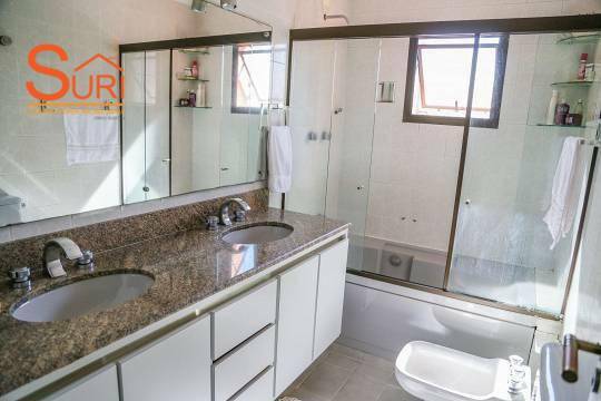 Apartamento à venda com 3 quartos, 183m² - Foto 4