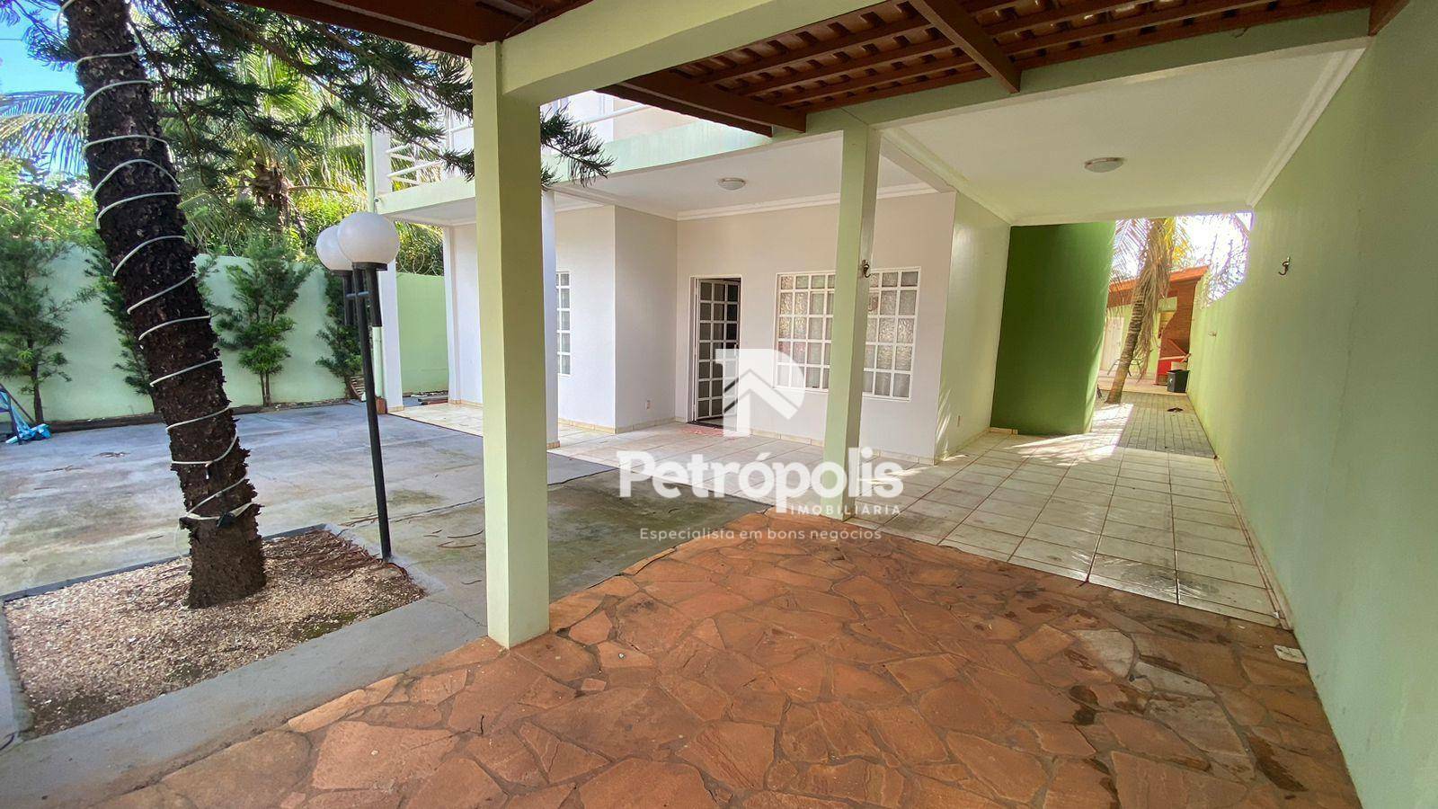 Sobrado à venda com 4 quartos, 329m² - Foto 2