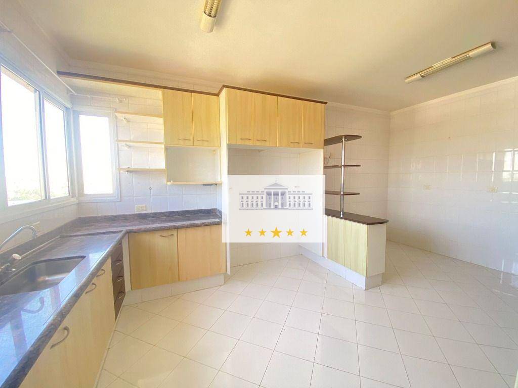 Apartamento à venda com 3 quartos, 220m² - Foto 2