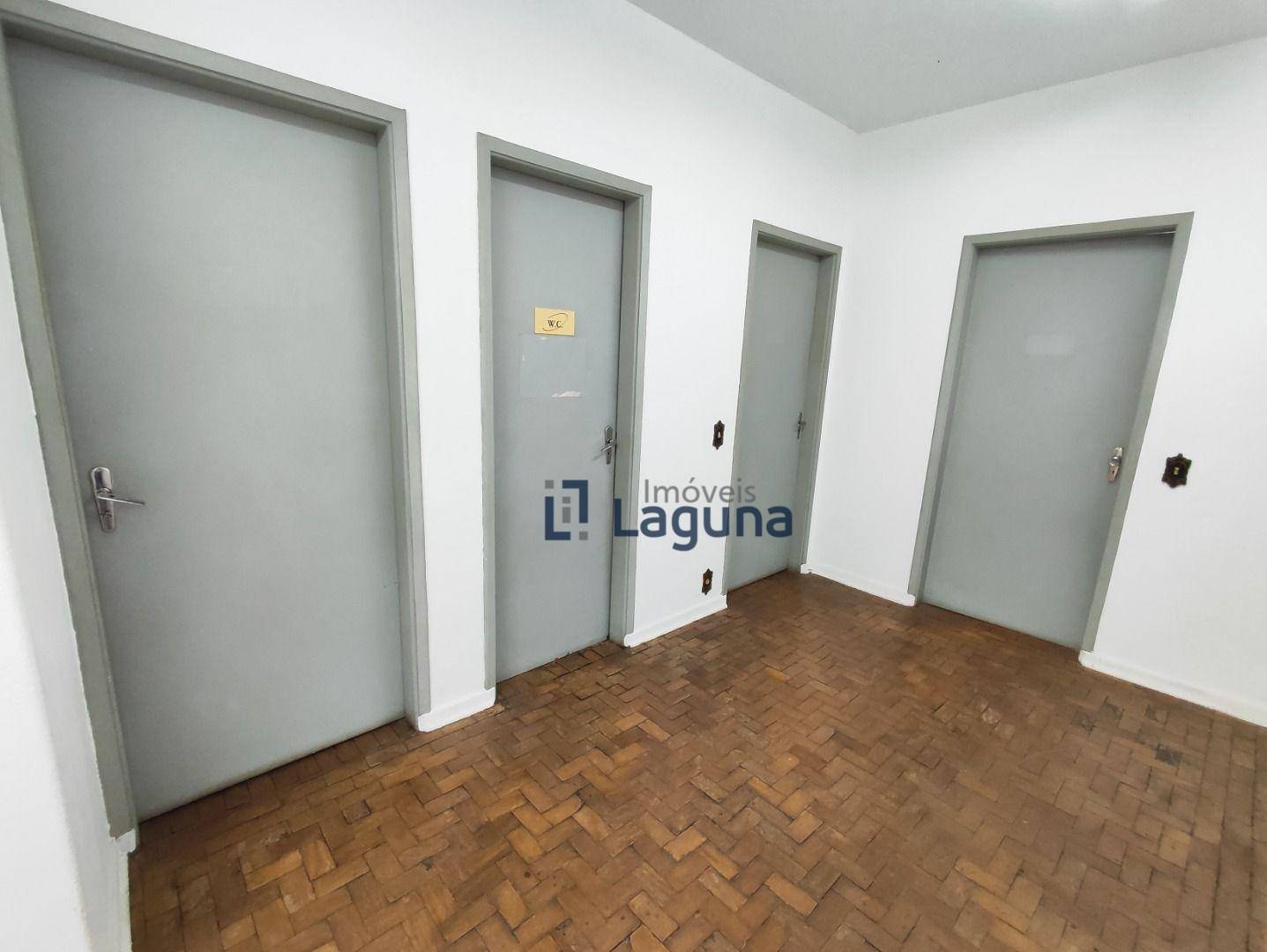 Casa para alugar com 3 quartos, 285m² - Foto 33