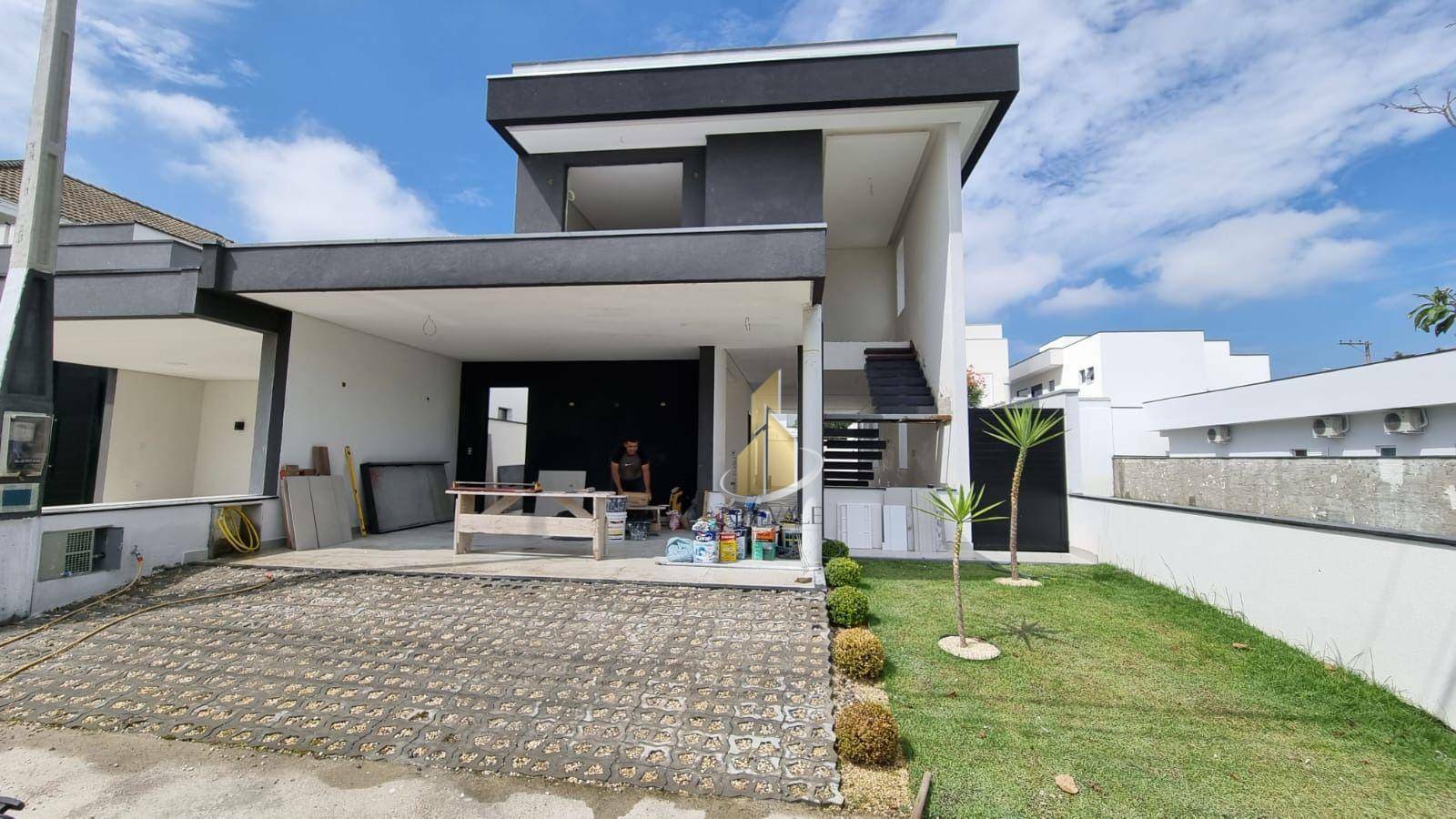 Sobrado à venda com 4 quartos, 295m² - Foto 1