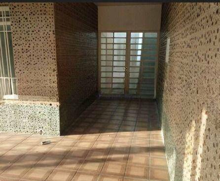 Sobrado à venda com 3 quartos, 180m² - Foto 2