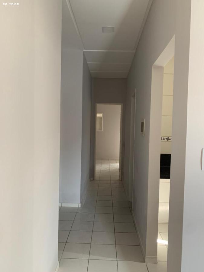 Casa à venda com 3 quartos, 120m² - Foto 16