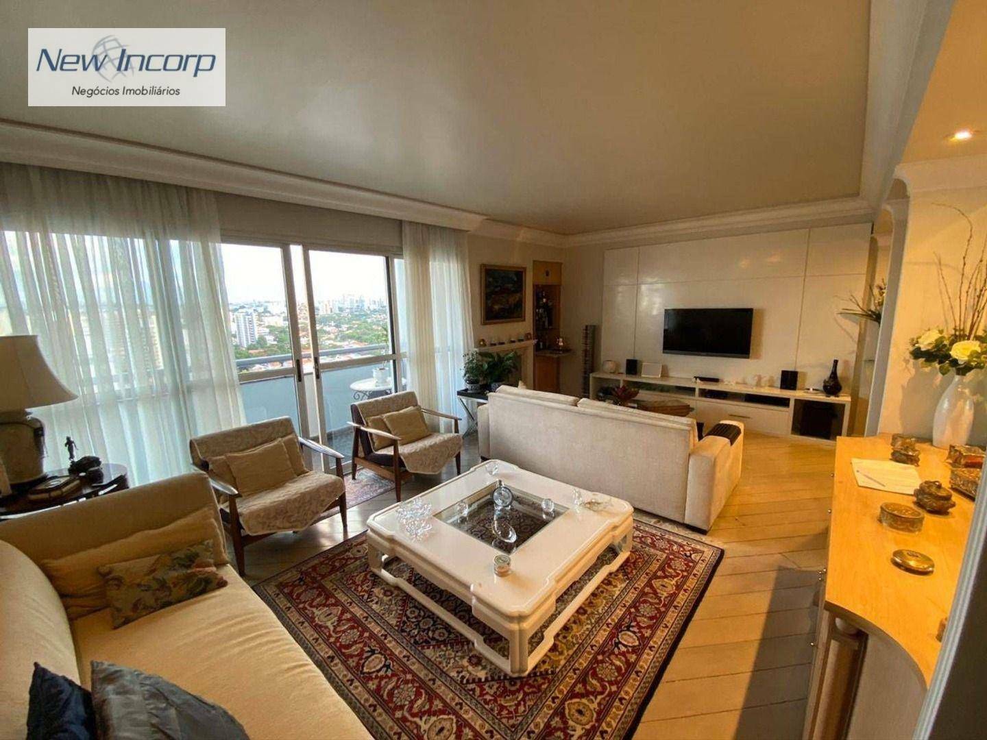 Apartamento à venda com 4 quartos, 180m² - Foto 1